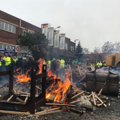Le piquet de grève devant le site de NLMK Clabecq