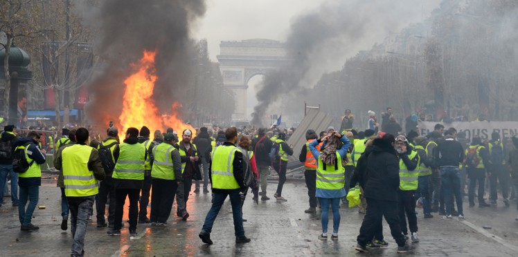 Les gilets jaunes à Paris (archive) Les gilets jaunes à Paris (archive)