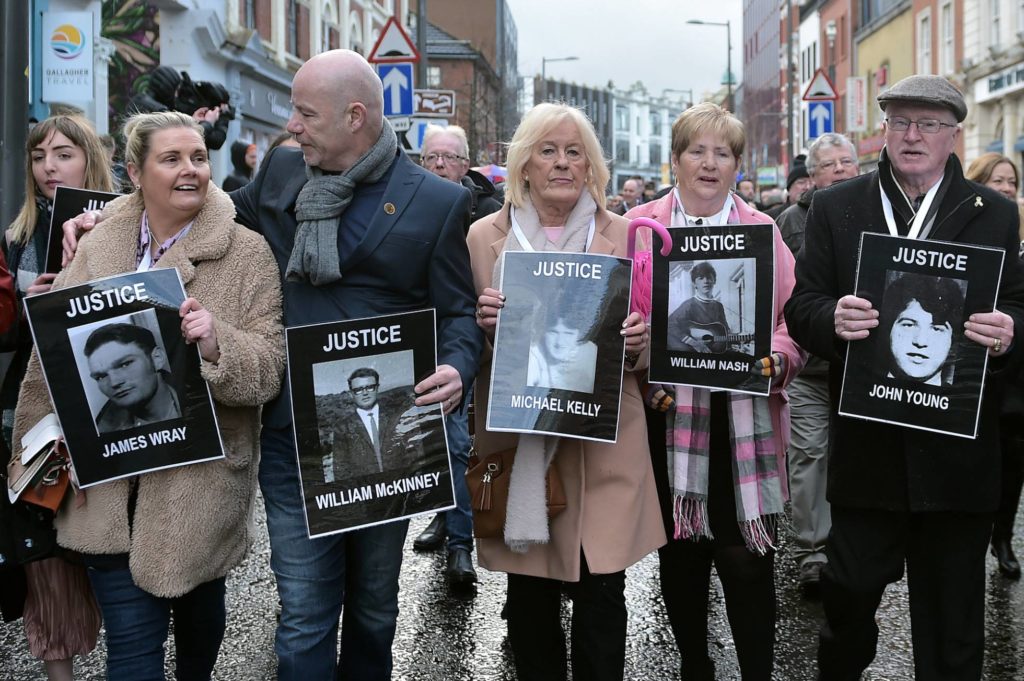 Marche des parents et proches des victimes du Bloody Sunday Marche des parents et proches des victimes du Bloody Sunday