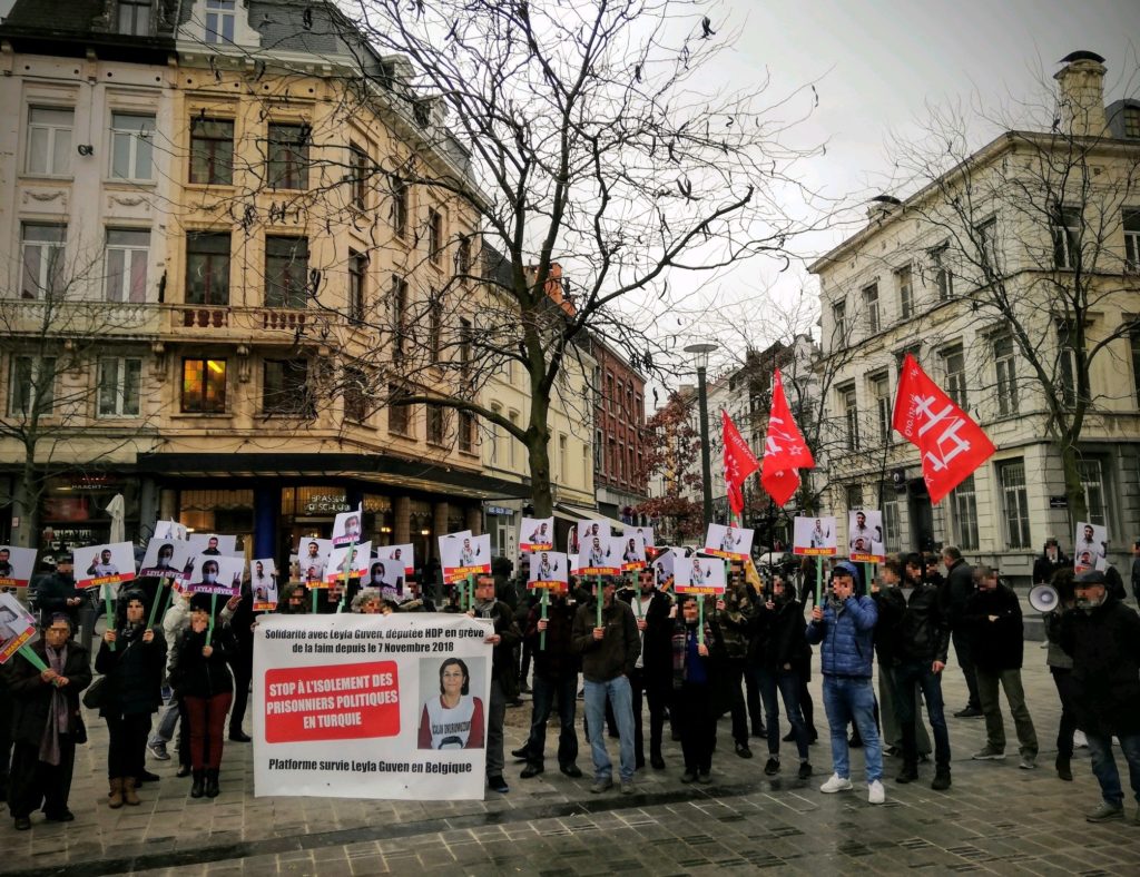 Le rassemblement solidaire d'hier samedi à Bruxelles (St-Gilles) Le rassemblement solidaire d'hier samedi à Bruxelles (St-Gilles)