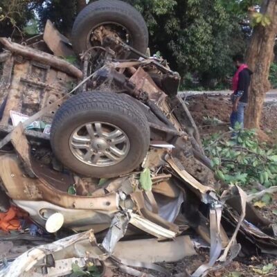 Véhicule blindé du parlementaire du BJP Bhima Mandavi attaqué par la guérilla