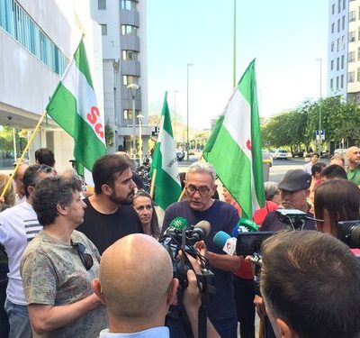 Osca Reina, porte-parole du SAT, et Diego Canamero, un des co-accusés de l'affaire La Jarilla