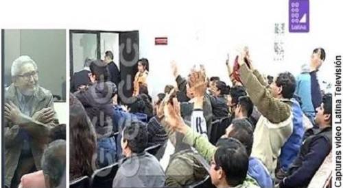 Les acclamations à l'audience