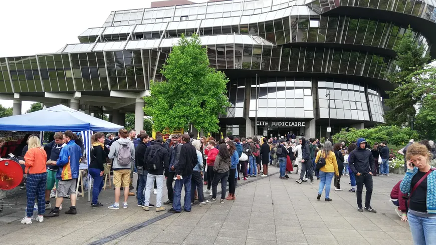 Rassemblement de soutien aux inculpé·e·s de l'opération transports gratuits à Rennes