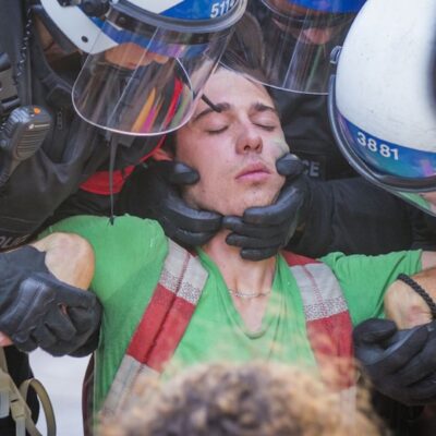 Arrestation lors d'une manifestation pour le climat à Montréal