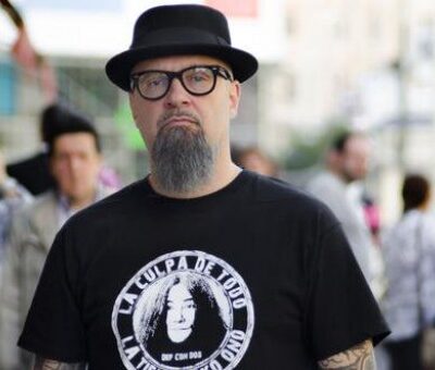 César Strawberry, chanteur de Def con Dos