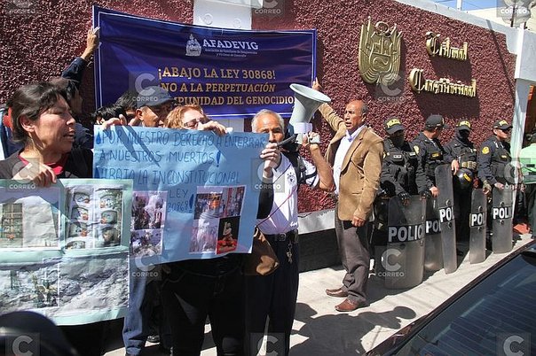 La manifestation devant la Cour constitutionnelle
