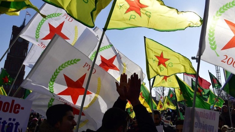 Drapeaux des YPG et du PYD