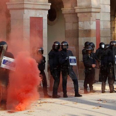 Devant le parlement catalan