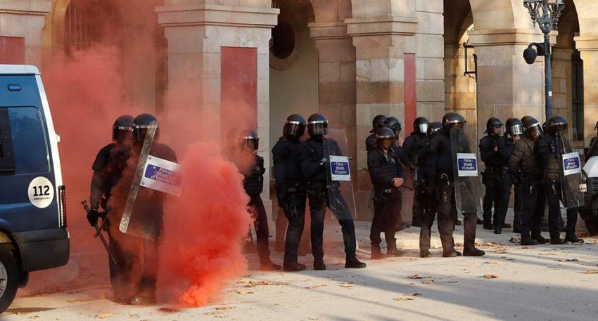 Devant le parlement catalan