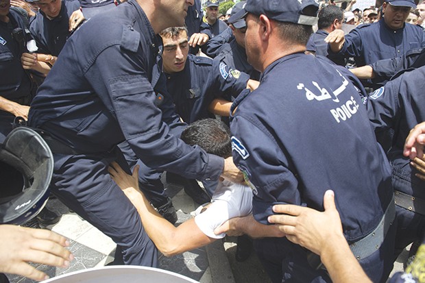 Arrestation en Algérie