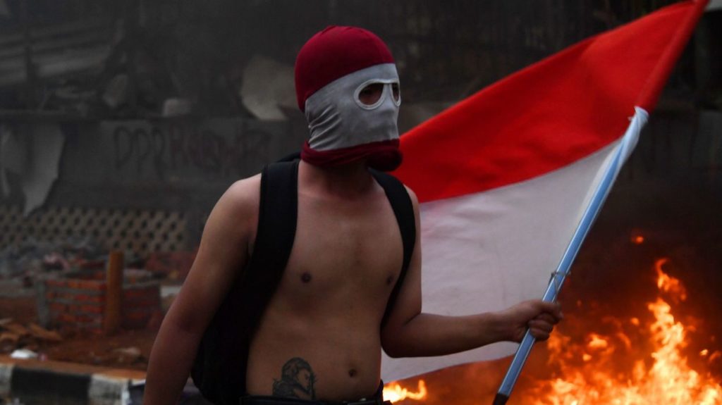 Un manifestant à Jakarta