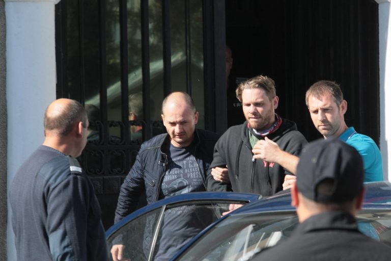 Jock quittant la prison de Sofia