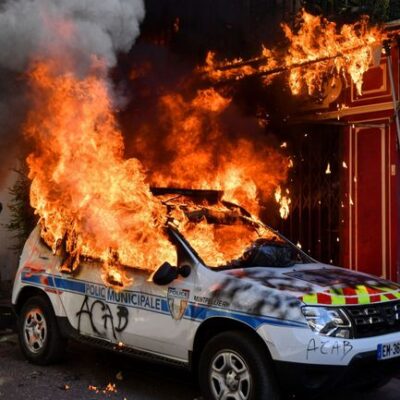 La voiture de police incendiée à Montpellier