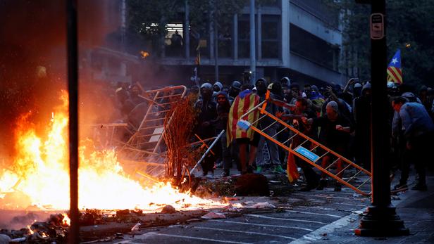 Barricade à Barcelone vendredi 18 octobre 2019