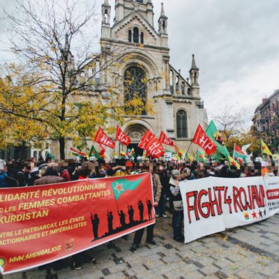 Rassemblement de solidarité sur le Parvis de Saint-Gilles avant la manifestation sauvage