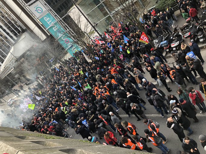 Le rassemblement devant la gare de Lyon