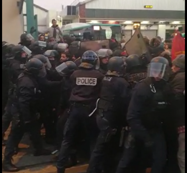 Intervention de la police au dépôt d'Ivry