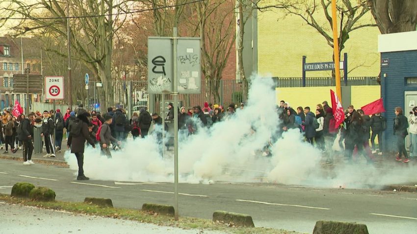 Lacrymùogènes contre étudiants à Lille