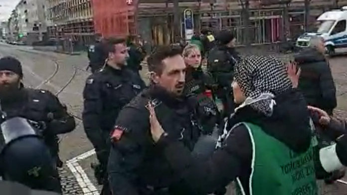 La police attaque la longue marche kurde pour la libération d'Öcalan