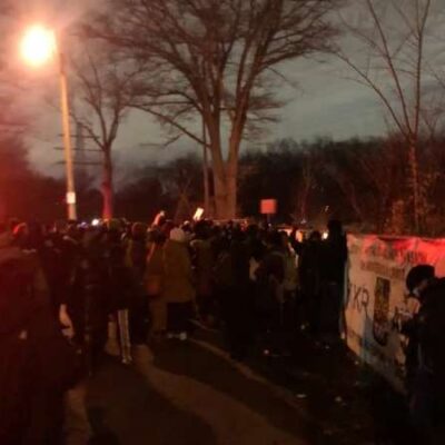 Un blocus ferroviaire près de l'aréna Lambton dans l'ouest de Toronto.