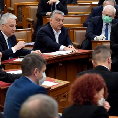 Vikto Orban au parlement le 30 mars 2020