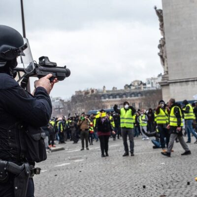 LBD contre gilets jaunes