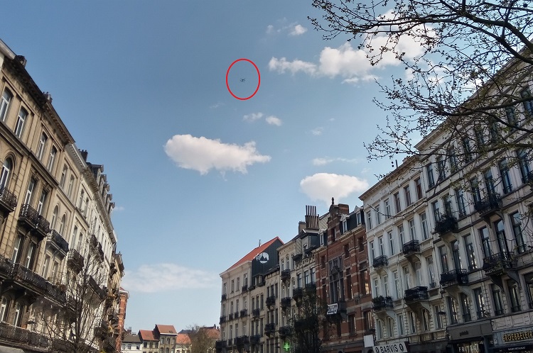 Le drone survolant le Parvis StGilles