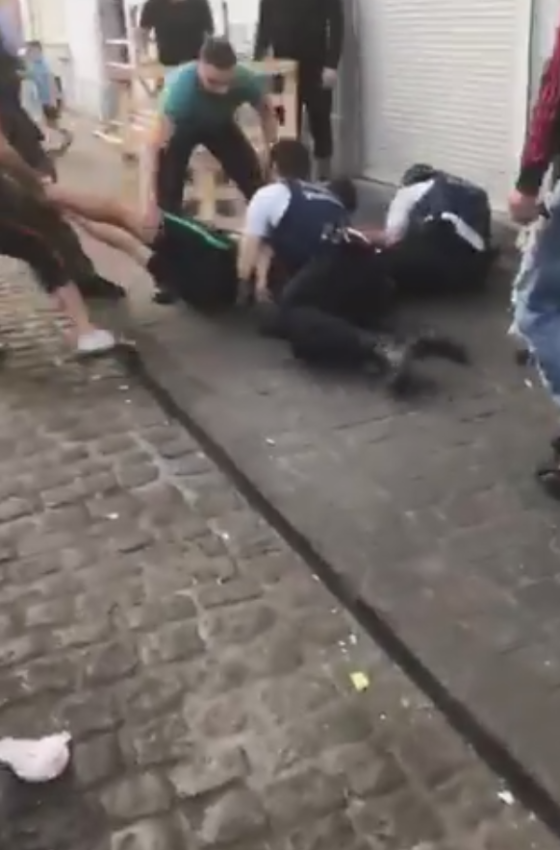 Des habitants d'Anderlecht en colère s'opposent à une arrestation 