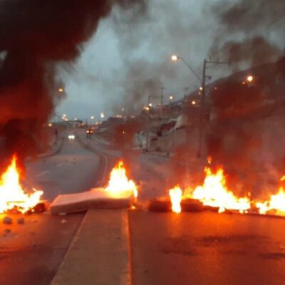 Deux militants condamnés pour avoir érigé une barricade