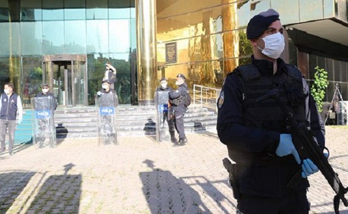 Encore 4 maires du HDP arrêtés et remplacés