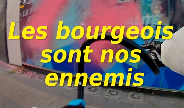 La façade du MR recouverte de peinture