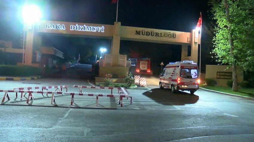 Les services de secours arrivent à l'atelier Kara