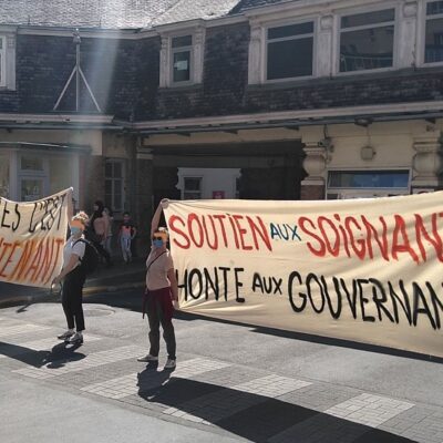 Rassemblement à l'hôpital Saint-Pierre