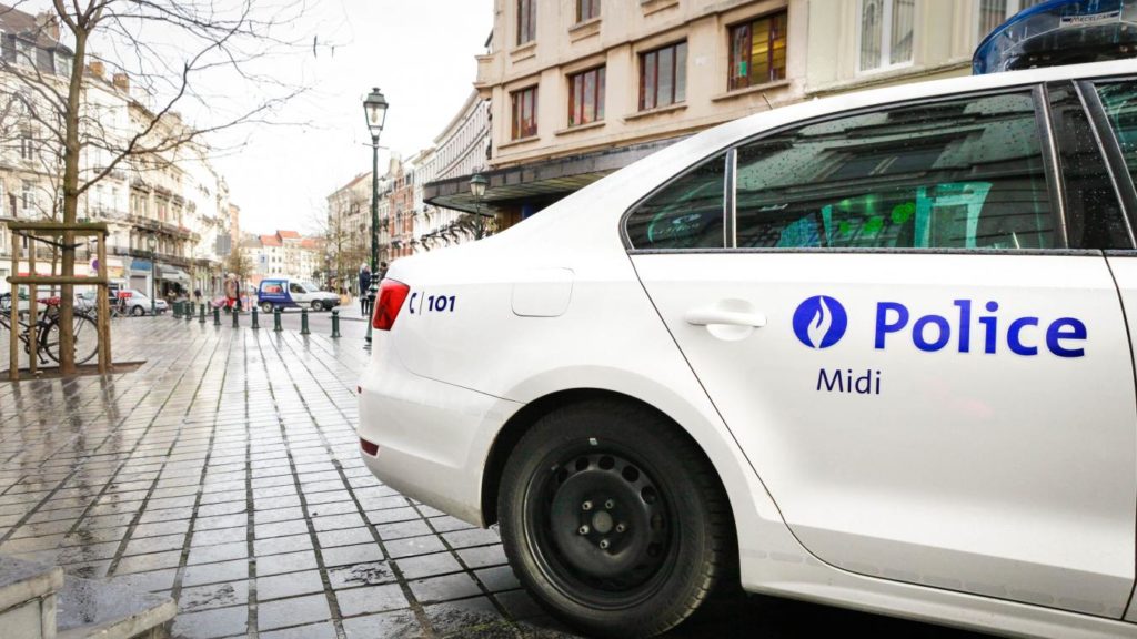Une patrouilleuse d'Uneus parvis Saint-Gilles