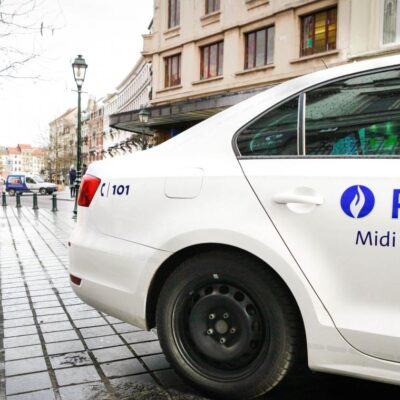 Une patrouilleuse d'Uneus parvis Saint-Gilles