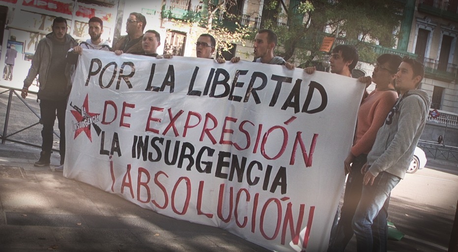 Banderole de soutien aux rappeurs de La Insurgencia