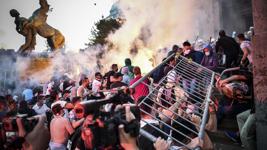 Les affrontements à Belgrade