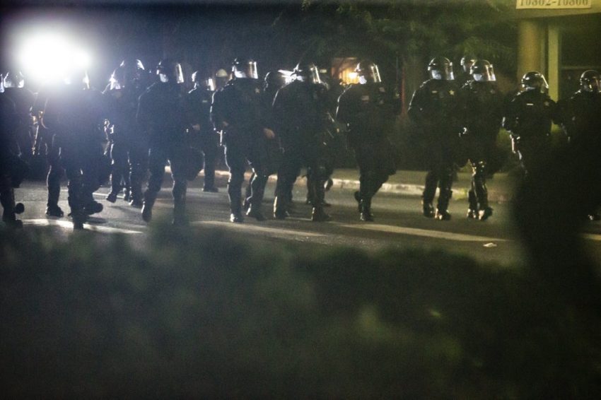 Charge de police jeudi 6 août à Portland