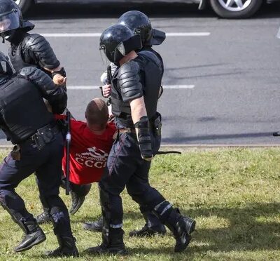 Manifestant arrêté à Minsk