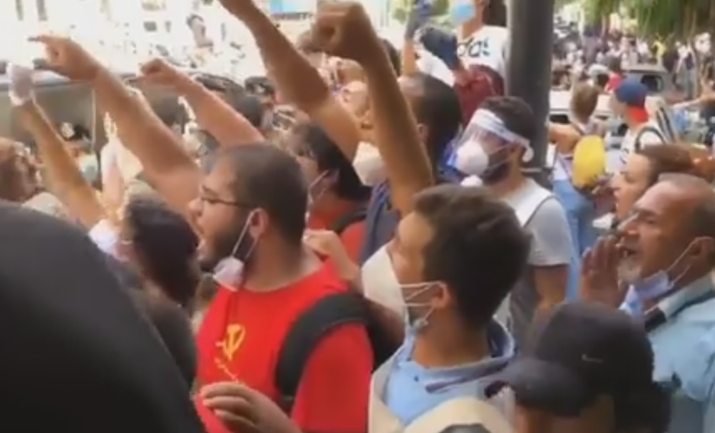 Macron interpellé par la population de Beyrouth qui réclame la libération de George Abdallah