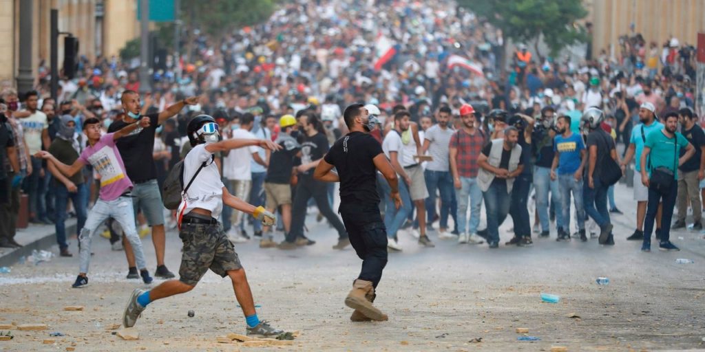 Nouveaux affrontements avec les forces de sécurité et démission du gouvernement au Liban