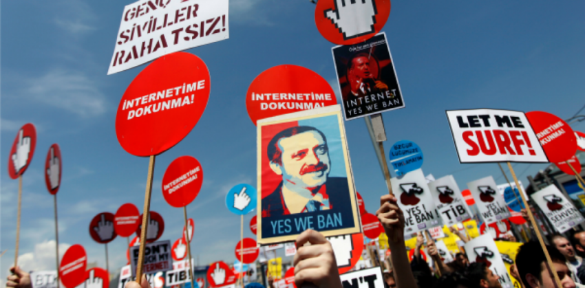 Manifestation contre la censure d'internet en Turquie (archive)