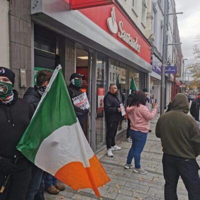 Affrontements entre militant·es républicains et police devant les banques de Santander