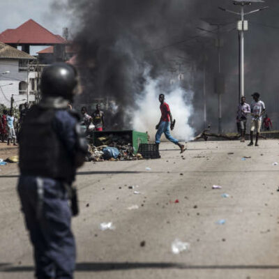 Face-à-face entre jeunes et policiers à Conakry, le 21 octobre 2020