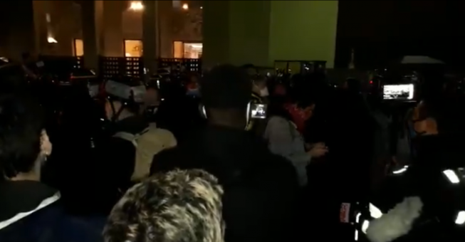 70 journalistes nassés par la police à Paris à la fin d'une manifestation