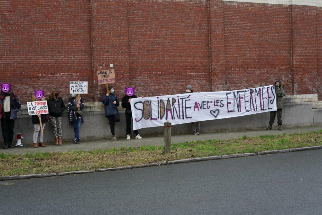 Des militant·es anti-carcéraux risquent des amendes