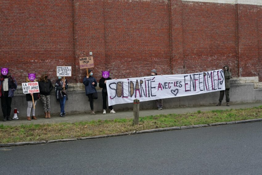 Des militant·es anti-carcéraux risquent des amendes