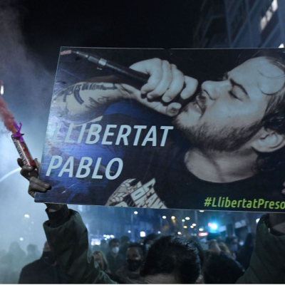 Émeutes pour protester contre l'arrestation de Pablo Hasel