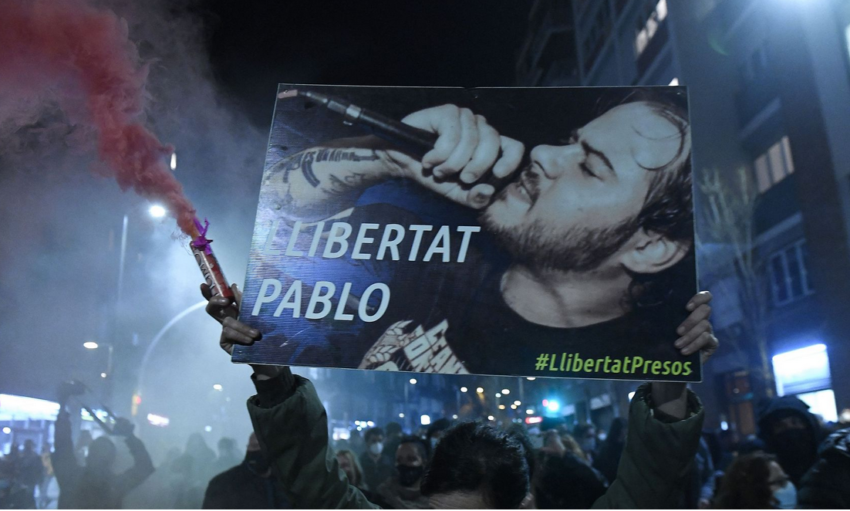 Émeutes pour protester contre l'arrestation de Pablo Hasel